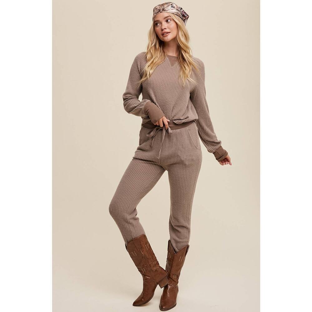 Listicle Latte Lounge Set